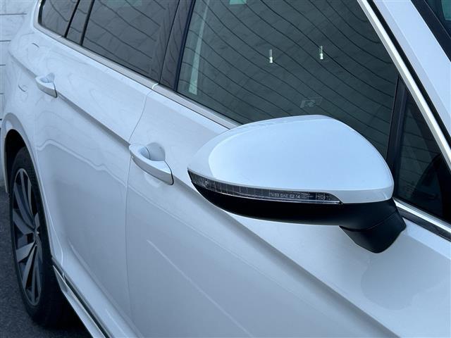 パサートヴァリアント TSI Rライン ◇純正メモリナビ・Discover Pro・Bluetooth CD DVD・バックカメラ◇追従式クルーズコントロール◇スペアキー◇電動バックドア◇レザーシート◇シートヒーター(39枚目)