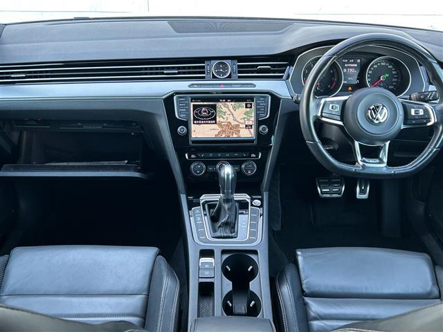 パサートヴァリアント TSI Rライン ◇純正メモリナビ・Discover Pro・Bluetooth CD DVD・バックカメラ◇追従式クルーズコントロール◇スペアキー◇電動バックドア◇レザーシート◇シートヒーター(42枚目)