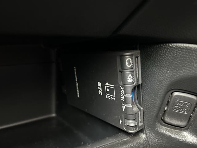 N-ONE プレミアム ツアラー・Lパッケージ スマートフォン連携ディスプレイオーディオ バックカメラ 横滑り防止装置 盗難防止装置 クルーズコントロール 本革巻ステアリング パドルシフト オートライト ディスチャージヘッドライト フォグランプ(7枚目)