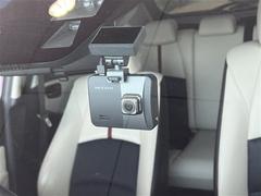 【ドライブレコーダー】運転中の記録を残します。事故などを起こした起こされた時の証拠を残します。映像を保存するにはＳＤカードが必要となります。 7