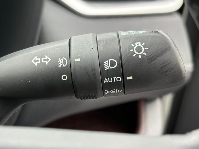 ＲＡＶ４ Ｇ　Ｚパッケージ　大型サンルーフ　黒レザーシート　パワーシート　シートヒーター　社外９型ナビ　フルセグＴＶ　ＣＤ　ＤＶＤ　ＢＴ　バックカメラ　ＥＴＣ　前後ドラレコ　ブラインドスポットモニタ　１９インチＡＷ　禁煙車（7枚目）