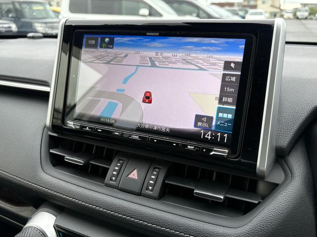 ＲＡＶ４ Ｇ　Ｚパッケージ　大型サンルーフ　黒レザーシート　パワーシート　シートヒーター　社外９型ナビ　フルセグＴＶ　ＣＤ　ＤＶＤ　ＢＴ　バックカメラ　ＥＴＣ　前後ドラレコ　ブラインドスポットモニタ　１９インチＡＷ　禁煙車（16枚目）