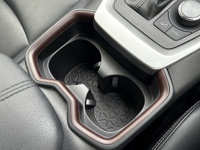 ＲＡＶ４ Ｇ　Ｚパッケージ　大型サンルーフ　黒レザーシート　パワーシート　シートヒーター　社外９型ナビ　フルセグＴＶ　ＣＤ　ＤＶＤ　ＢＴ　バックカメラ　ＥＴＣ　前後ドラレコ　ブラインドスポットモニタ　１９インチＡＷ　禁煙車（23枚目）