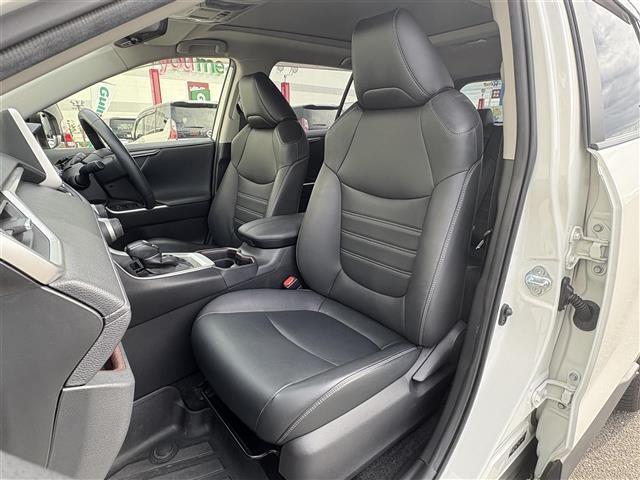 ＲＡＶ４ Ｇ　Ｚパッケージ　大型サンルーフ　黒レザーシート　パワーシート　シートヒーター　社外９型ナビ　フルセグＴＶ　ＣＤ　ＤＶＤ　ＢＴ　バックカメラ　ＥＴＣ　前後ドラレコ　ブラインドスポットモニタ　１９インチＡＷ　禁煙車（27枚目）