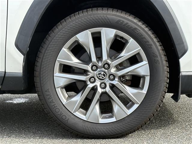 ＲＡＶ４ Ｇ　Ｚパッケージ　大型サンルーフ　黒レザーシート　パワーシート　シートヒーター　社外９型ナビ　フルセグＴＶ　ＣＤ　ＤＶＤ　ＢＴ　バックカメラ　ＥＴＣ　前後ドラレコ　ブラインドスポットモニタ　１９インチＡＷ　禁煙車（32枚目）