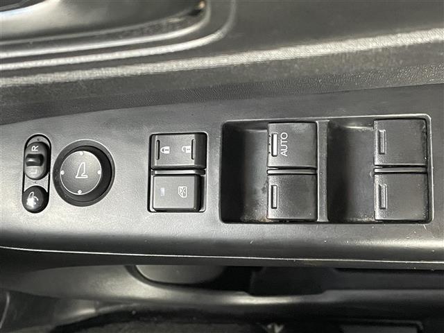 N-BOX G SSパッケージ 純正ナビ/CD/DVD/SD/ワンセグTV/ステアリングリモコン/両側パワースライドドア/バックカメラ/ドアバイザー/電動格納ミラー/純正フロアマット(7枚目)