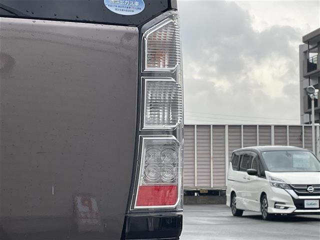 N-BOX G SSパッケージ 純正ナビ/CD/DVD/SD/ワンセグTV/ステアリングリモコン/両側パワースライドドア/バックカメラ/ドアバイザー/電動格納ミラー/純正フロアマット(37枚目)