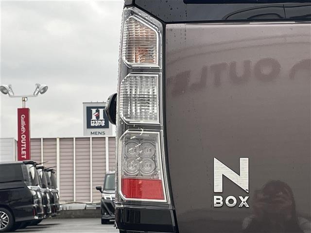 N-BOX G SSパッケージ 純正ナビ/CD/DVD/SD/ワンセグTV/ステアリングリモコン/両側パワースライドドア/バックカメラ/ドアバイザー/電動格納ミラー/純正フロアマット(38枚目)