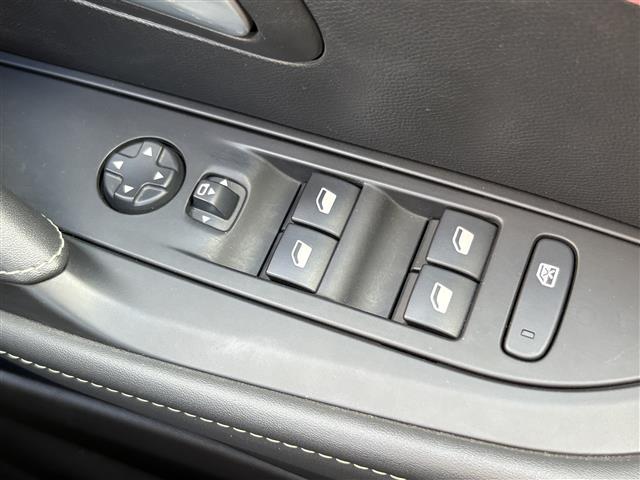 ガラスコーティング、ナビゲーション、ＥＴＣなど、その他のパーツの取り付けお見積もりのご相談も承っております！！クルマのこと何でもお任せください！