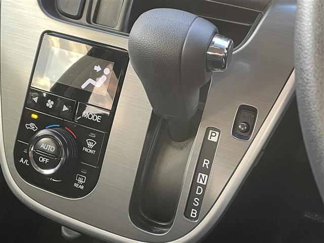 ムーヴ カスタム　Ｘ　ハイパーＳＡＩＩ　純正ナビ／ＣＤ／ＤＶＤ／ＳＤ／ＢＴ／ＦＭ／ＡＭ／フルセグＴＶ／バックカメラ／オートライト／コーナーセンサー／アイドリングストップ／衝突軽減ブレ―キ／ドアバイザー／純正フロアマット（11枚目）