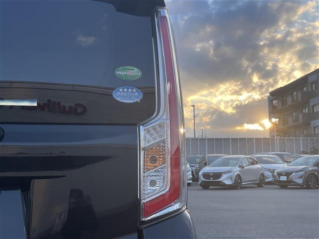 ムーヴ カスタム　Ｘ　ハイパーＳＡＩＩ　純正ナビ／ＣＤ／ＤＶＤ／ＳＤ／ＢＴ／ＦＭ／ＡＭ／フルセグＴＶ／バックカメラ／オートライト／コーナーセンサー／アイドリングストップ／衝突軽減ブレ―キ／ドアバイザー／純正フロアマット（33枚目）