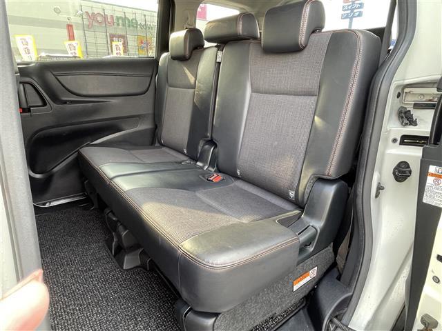 シエンタ ハイブリッドG クエロ 純正ナビ/CD/SD/BT/AM/FM/ETC/フルセグTV/衝突軽減ブレーキ/両側パワースライドドア/オートライトバックカメラ/レーンアシスト/オートマチックハイビーム/電動格納ミラー(26枚目)