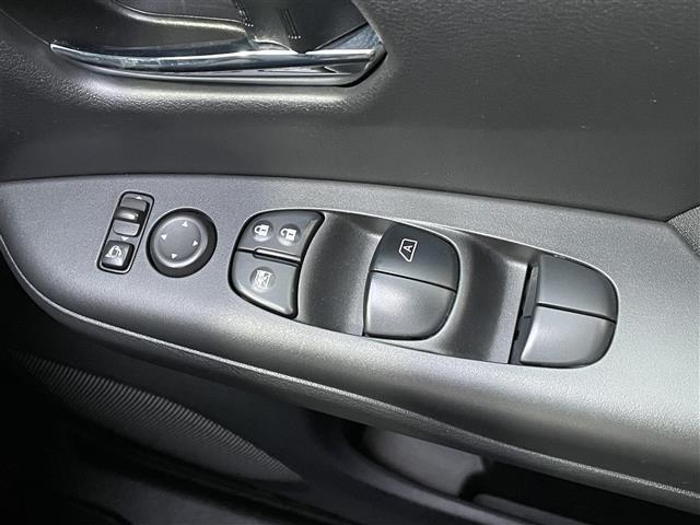 セレナ ハイウェイスター　プロパイロットエディション　ワンオーナー　純正９インチメモリーナビ　後席用フリップダウンモニター　ハンズフリーパワースライドドア　　　ナビ連動ドライブレコーダー　エマージェンシーブレーキ　車線逸脱警報（7枚目）