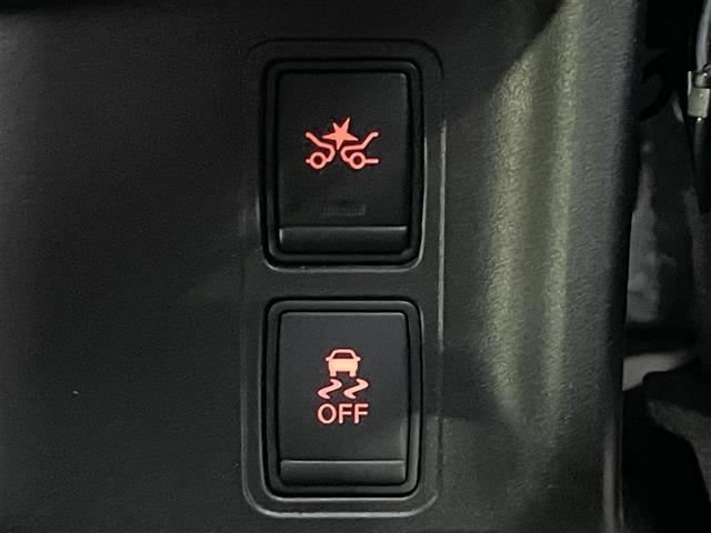 セレナ ハイウェイスター　プロパイロットエディション　ワンオーナー　純正９インチメモリーナビ　後席用フリップダウンモニター　ハンズフリーパワースライドドア　　　ナビ連動ドライブレコーダー　エマージェンシーブレーキ　車線逸脱警報（9枚目）