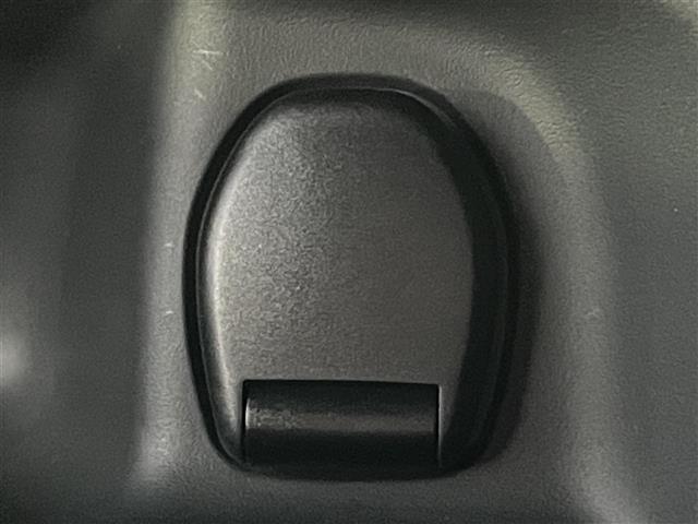 セレナ ハイウェイスター　プロパイロットエディション　ワンオーナー　純正９インチメモリーナビ　後席用フリップダウンモニター　ハンズフリーパワースライドドア　　　ナビ連動ドライブレコーダー　エマージェンシーブレーキ　車線逸脱警報（11枚目）