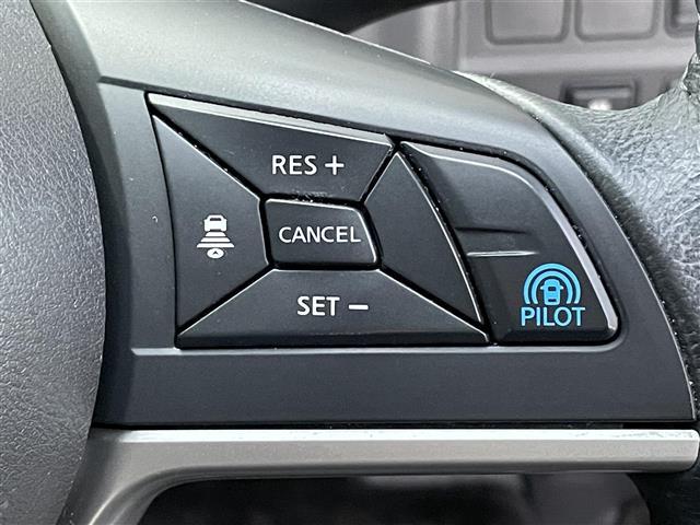 セレナ ハイウェイスター　プロパイロットエディション　ワンオーナー　純正９インチメモリーナビ　後席用フリップダウンモニター　ハンズフリーパワースライドドア　　　ナビ連動ドライブレコーダー　エマージェンシーブレーキ　車線逸脱警報（19枚目）