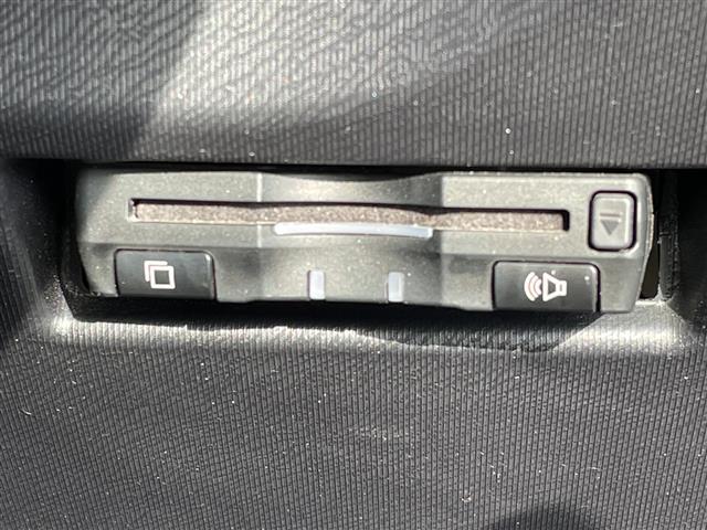 アクア クロスオーバー 純正ナビ/CD/DVD/SD/BT/FM/AM/ETC/フルセグTV/バックカメラ/コーナーセンサー/衝突軽減ブレ―キ前方ドライブレコーダー/オートライト/オートマチックハイビーム(2枚目)