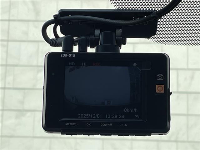 アクア クロスオーバー 純正ナビ/CD/DVD/SD/BT/FM/AM/ETC/フルセグTV/バックカメラ/コーナーセンサー/衝突軽減ブレ―キ前方ドライブレコーダー/オートライト/オートマチックハイビーム(3枚目)