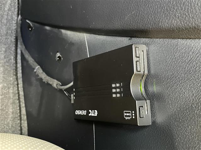 アルファード ２．５Ｇ　社外ナビ／ＣＤ／ＤＶＤ／ＳＤ／ＢＴ／ＦＭ／ＡＭ／ＥＴＣ／バックカメラ／クルーズコントロール／両側パワースライド／オートライトオートホールド／オートマチックハイビーム／コーナーセンサ－（2枚目）