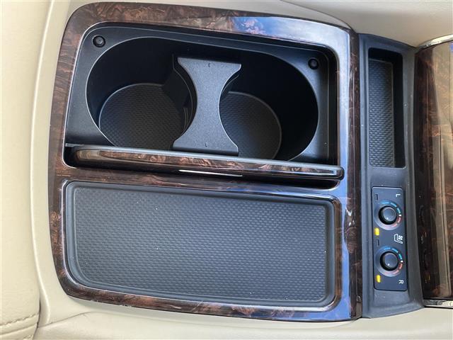 アルファード ２．５Ｇ　社外ナビ／ＣＤ／ＤＶＤ／ＳＤ／ＢＴ／ＦＭ／ＡＭ／ＥＴＣ／バックカメラ／クルーズコントロール／両側パワースライド／オートライトオートホールド／オートマチックハイビーム／コーナーセンサ－（11枚目）