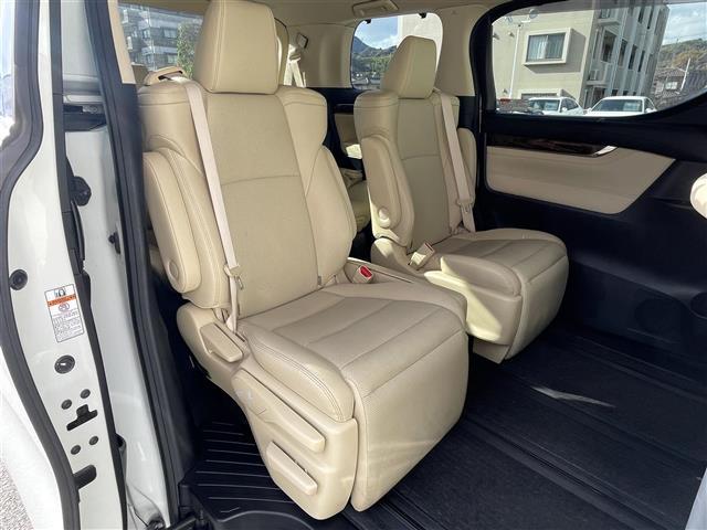 アルファード ２．５Ｇ　社外ナビ／ＣＤ／ＤＶＤ／ＳＤ／ＢＴ／ＦＭ／ＡＭ／ＥＴＣ／バックカメラ／クルーズコントロール／両側パワースライド／オートライトオートホールド／オートマチックハイビーム／コーナーセンサ－（23枚目）