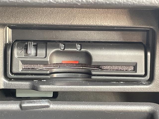 セレナ ハイウェイスター VセレクションII 純正ナビ/CD/DVD/iPod/BT/ETC/バックカメラ/クルーズコントロール/両側パワースライドドア/ハンズフリーパワースライドドア/衝突軽減ブレ―キ/アイドリングストップ/オートライト(2枚目)