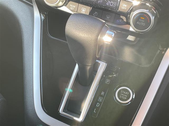 セレナ ハイウェイスター VセレクションII 純正ナビ/CD/DVD/iPod/BT/ETC/バックカメラ/クルーズコントロール/両側パワースライドドア/ハンズフリーパワースライドドア/衝突軽減ブレ―キ/アイドリングストップ/オートライト(16枚目)