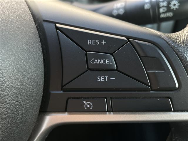 セレナ ハイウェイスター VセレクションII 純正ナビ/CD/DVD/iPod/BT/ETC/バックカメラ/クルーズコントロール/両側パワースライドドア/ハンズフリーパワースライドドア/衝突軽減ブレ―キ/アイドリングストップ/オートライト(20枚目)