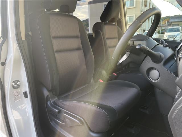 セレナ ハイウェイスター VセレクションII 純正ナビ/CD/DVD/iPod/BT/ETC/バックカメラ/クルーズコントロール/両側パワースライドドア/ハンズフリーパワースライドドア/衝突軽減ブレ―キ/アイドリングストップ/オートライト(21枚目)