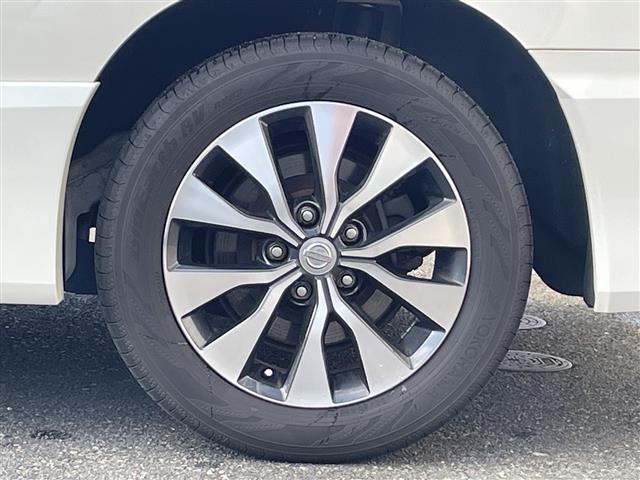 セレナ ハイウェイスター VセレクションII 純正ナビ/CD/DVD/iPod/BT/ETC/バックカメラ/クルーズコントロール/両側パワースライドドア/ハンズフリーパワースライドドア/衝突軽減ブレ―キ/アイドリングストップ/オートライト(41枚目)