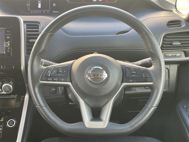 セレナ ハイウェイスター VセレクションII 純正ナビ/CD/DVD/iPod/BT/ETC/バックカメラ/クルーズコントロール/両側パワースライドドア/ハンズフリーパワースライドドア/衝突軽減ブレ―キ/アイドリングストップ/オートライト(42枚目)