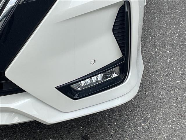 セレナ ハイウェイスターV セーフティパックB/外ディスプレイオーディオ/CD/DVD/SD/iPod/BT/ETC/バックカメラ/全周囲カメラ/両側パワースライドドア衝突軽減ブレ―キ/前後コーナーセンサー/ドアバイザー/(10枚目)