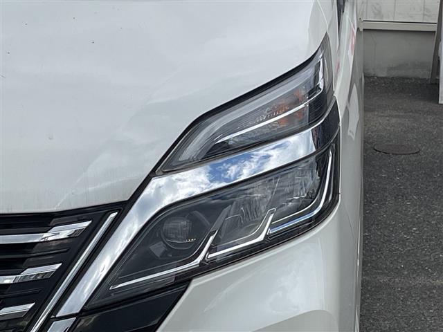 セレナ ハイウェイスターV セーフティパックB/外ディスプレイオーディオ/CD/DVD/SD/iPod/BT/ETC/バックカメラ/全周囲カメラ/両側パワースライドドア衝突軽減ブレ―キ/前後コーナーセンサー/ドアバイザー/(11枚目)