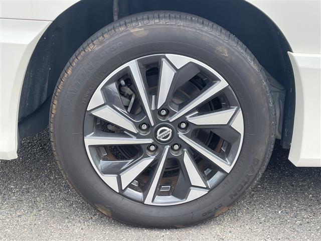 セレナ ハイウェイスターV セーフティパックB/外ディスプレイオーディオ/CD/DVD/SD/iPod/BT/ETC/バックカメラ/全周囲カメラ/両側パワースライドドア衝突軽減ブレ―キ/前後コーナーセンサー/ドアバイザー/(12枚目)