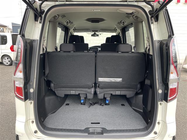 セレナ ハイウェイスターV セーフティパックB/外ディスプレイオーディオ/CD/DVD/SD/iPod/BT/ETC/バックカメラ/全周囲カメラ/両側パワースライドドア衝突軽減ブレ―キ/前後コーナーセンサー/ドアバイザー/(14枚目)