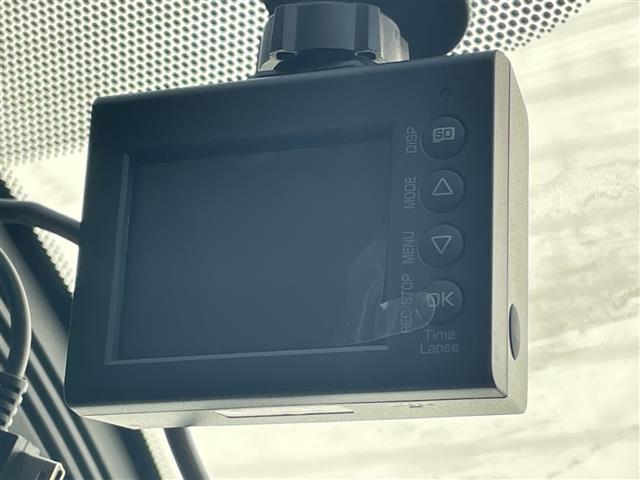 セレナ ハイウェイスターV セーフティパックB/外ディスプレイオーディオ/CD/DVD/SD/iPod/BT/ETC/バックカメラ/全周囲カメラ/両側パワースライドドア衝突軽減ブレ―キ/前後コーナーセンサー/ドアバイザー/(33枚目)