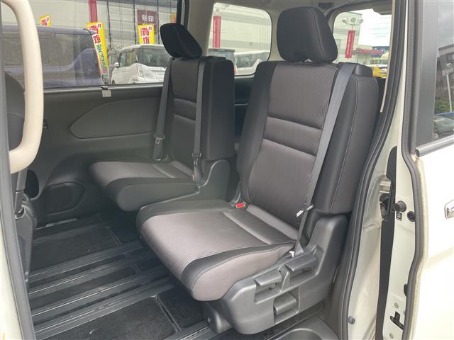 セレナ ハイウェイスターV セーフティパックB/外ディスプレイオーディオ/CD/DVD/SD/iPod/BT/ETC/バックカメラ/全周囲カメラ/両側パワースライドドア衝突軽減ブレ―キ/前後コーナーセンサー/ドアバイザー/(37枚目)