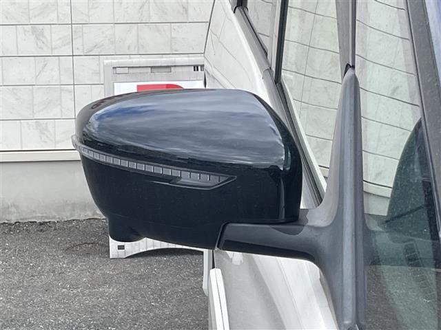 セレナ ハイウェイスターV セーフティパックB/外ディスプレイオーディオ/CD/DVD/SD/iPod/BT/ETC/バックカメラ/全周囲カメラ/両側パワースライドドア衝突軽減ブレ―キ/前後コーナーセンサー/ドアバイザー/(40枚目)