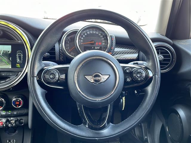 ＭＩＮＩ クーパーＳＤ　純正メモリナビ／ＵＳＢ／ＢＴ／ＡＵＸ／バックカメラ／クルーズコントロール／純正１７ｉｎアルミホイール／オートライト／ＬＥＤライト／フォグランプ／電動格納ミラー／スマートキー／プ（15枚目）