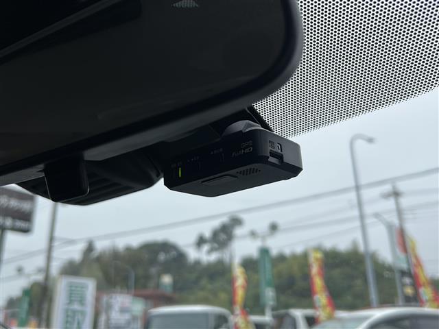 ノート X 純正SDナビ フルセグTV DVD/CD/Bluetooth ETC バックカメラ 前後ドラレコ エマージェンシーブレーキ レーンキープアシスト 純正アルミホイール スマートキー(16枚目)