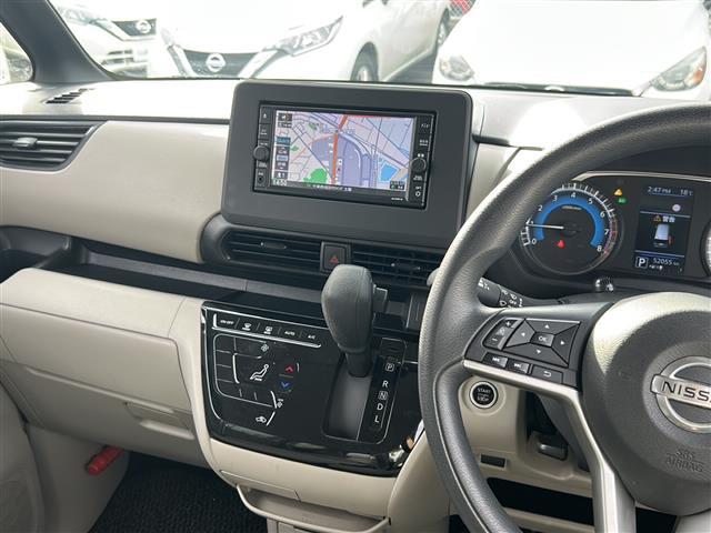 ルークス Ｘ　純正ナビ　ＢＴ接続　ＴＶ／ＣＤ／ＳＤ／ＡＭ／ＦＭ　Ｂカメラ　アラウンドビュー　片側パワスラ　Ａストップ　ドアバイザー　Ｐスタート　スマートキー　オートライト　オートハイビーム　ベンチシート　純正マット（5枚目）