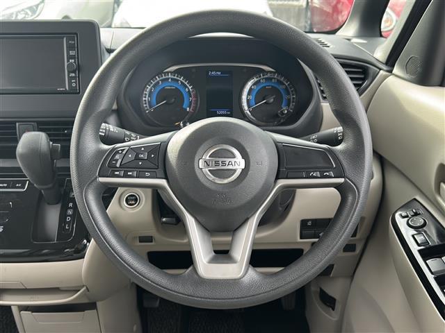 ルークス Ｘ　純正ナビ　ＢＴ接続　ＴＶ／ＣＤ／ＳＤ／ＡＭ／ＦＭ　Ｂカメラ　アラウンドビュー　片側パワスラ　Ａストップ　ドアバイザー　Ｐスタート　スマートキー　オートライト　オートハイビーム　ベンチシート　純正マット（6枚目）