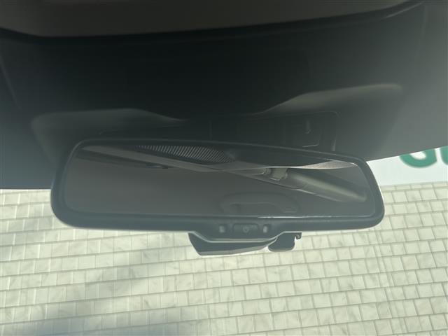 レヴォーグ ＳＴＩスポーツ　ＥＸ　ワンオーナー　フルセグＴＶ　純正ナビ　赤レザーシート　衝突軽減ブレーキ　レーダークルーズコントロール　バック／サイドカメラ　シートヒーター全席　パワーバックドア　ラバーフロアマット（19枚目）