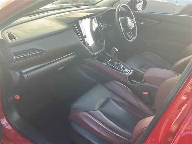 レヴォーグ ＳＴＩスポーツ　ＥＸ　ワンオーナー　フルセグＴＶ　純正ナビ　赤レザーシート　衝突軽減ブレーキ　レーダークルーズコントロール　バック／サイドカメラ　シートヒーター全席　パワーバックドア　ラバーフロアマット（25枚目）