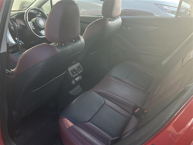 レヴォーグ ＳＴＩスポーツ　ＥＸ　ワンオーナー　フルセグＴＶ　純正ナビ　赤レザーシート　衝突軽減ブレーキ　レーダークルーズコントロール　バック／サイドカメラ　シートヒーター全席　パワーバックドア　ラバーフロアマット（27枚目）