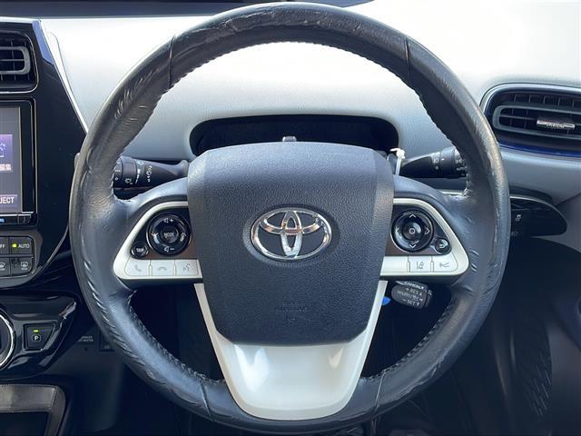 プリウス Ｓツーリングセレクション　社外エアロ　純正９インチナビ　フルセグＴＶ　Ｂｌｕｅｔｏｏｔｈ／ＣＤ／ＤＶＤ　バックカメラ　ＥＴＣ　レーダークルーズコントロール　プリクラッシュセーフティ　レーンキープアシスト　シートヒーター（8枚目）