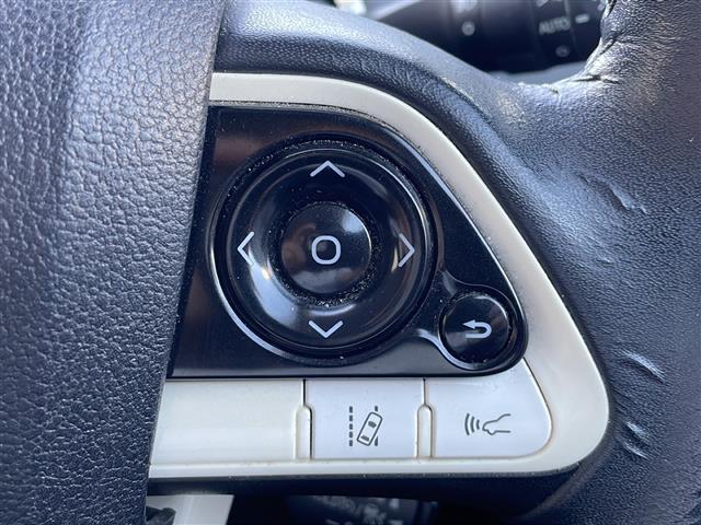 プリウス Ｓツーリングセレクション　社外エアロ　純正９インチナビ　フルセグＴＶ　Ｂｌｕｅｔｏｏｔｈ／ＣＤ／ＤＶＤ　バックカメラ　ＥＴＣ　レーダークルーズコントロール　プリクラッシュセーフティ　レーンキープアシスト　シートヒーター（10枚目）