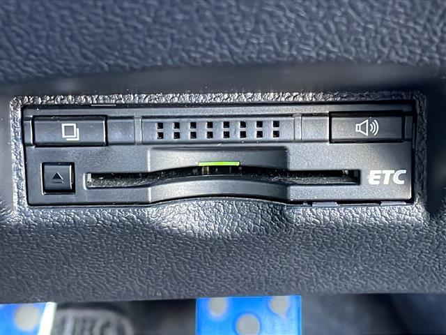 プリウス Ｓツーリングセレクション　社外エアロ　純正９インチナビ　フルセグＴＶ　Ｂｌｕｅｔｏｏｔｈ／ＣＤ／ＤＶＤ　バックカメラ　ＥＴＣ　レーダークルーズコントロール　プリクラッシュセーフティ　レーンキープアシスト　シートヒーター（13枚目）