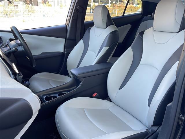 プリウス Ｓツーリングセレクション　社外エアロ　純正９インチナビ　フルセグＴＶ　Ｂｌｕｅｔｏｏｔｈ／ＣＤ／ＤＶＤ　バックカメラ　ＥＴＣ　レーダークルーズコントロール　プリクラッシュセーフティ　レーンキープアシスト　シートヒーター（20枚目）