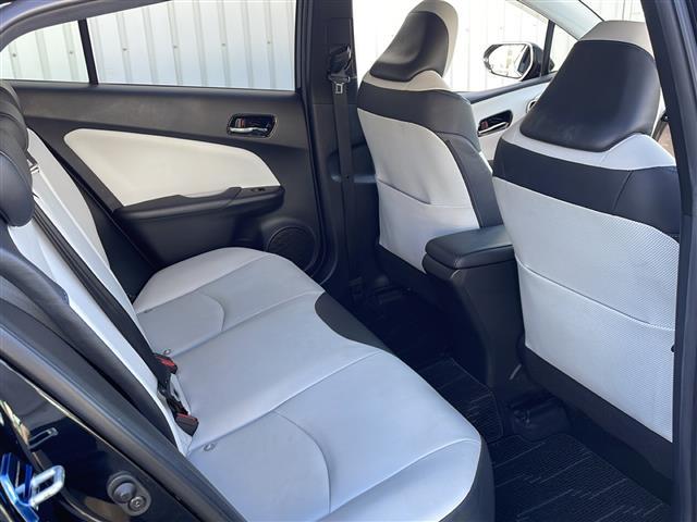 プリウス Ｓツーリングセレクション　社外エアロ　純正９インチナビ　フルセグＴＶ　Ｂｌｕｅｔｏｏｔｈ／ＣＤ／ＤＶＤ　バックカメラ　ＥＴＣ　レーダークルーズコントロール　プリクラッシュセーフティ　レーンキープアシスト　シートヒーター（23枚目）